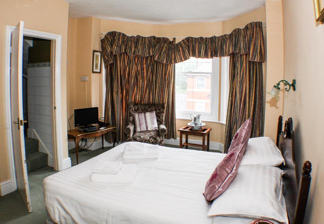 The Montpellier Hotel Llandrindod Wells Ngoại thất bức ảnh